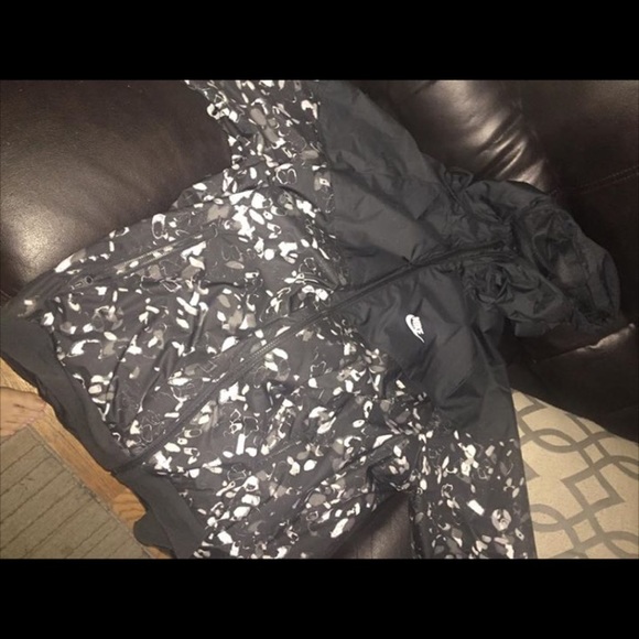 Nike size x large - Picture 1 of 2